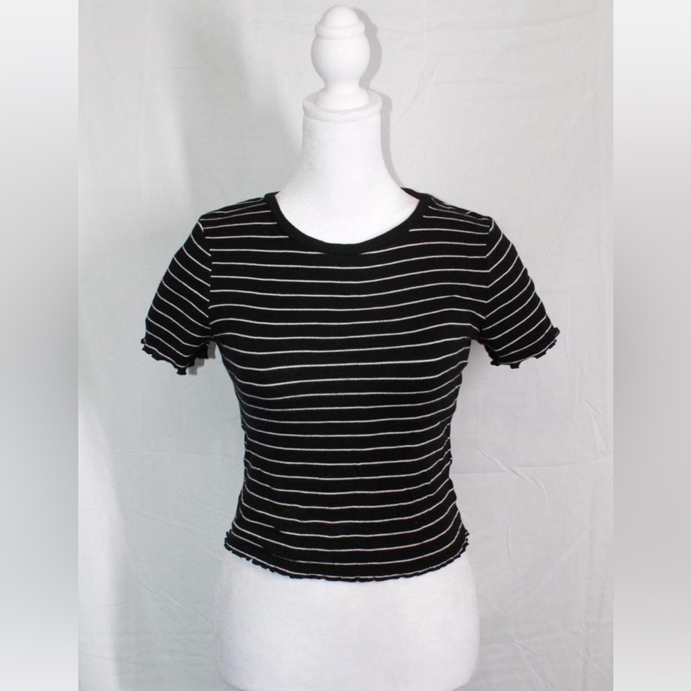 Wild Fable Black and White Striped Short Sleeve Tee